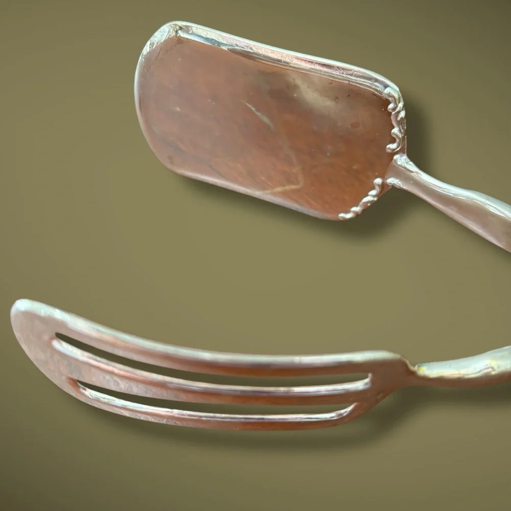 Vintage International Silver Company Silverplated Serving Tongs NIB
